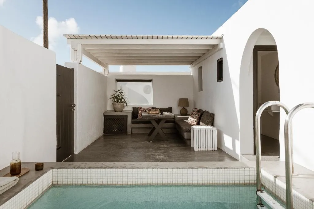 STUDIO TWO BEDROOMS WITH PRIVATE POOL Room, Aqua Luxury Suites, Santorini