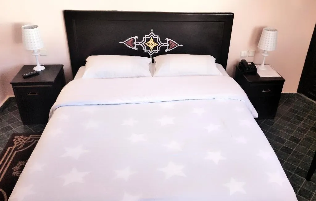 Room, Texuda, Rabat
