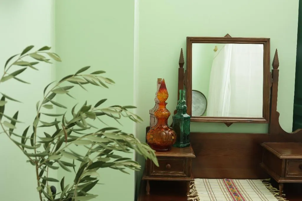 Room, To Konatzi Tis Marikkas Tzie Tou Yianni, Cyprus