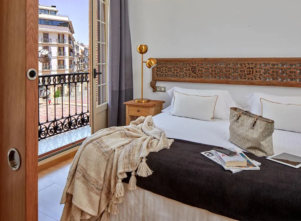 APARTMENT WITH BALCONY Room, Lodgingmalaga Plaza de la Constitucion, Costa Del Sol