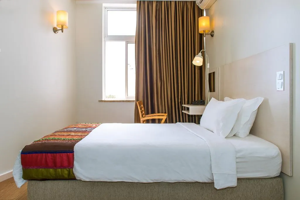 SINGLE STANDARD Room, Londres Estoril Hotel, Lisbon