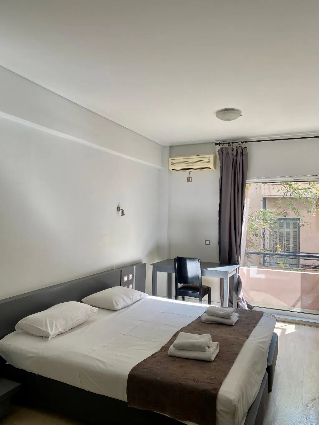 SUITE CAPACITY 5 Room, Art Suites, Athens