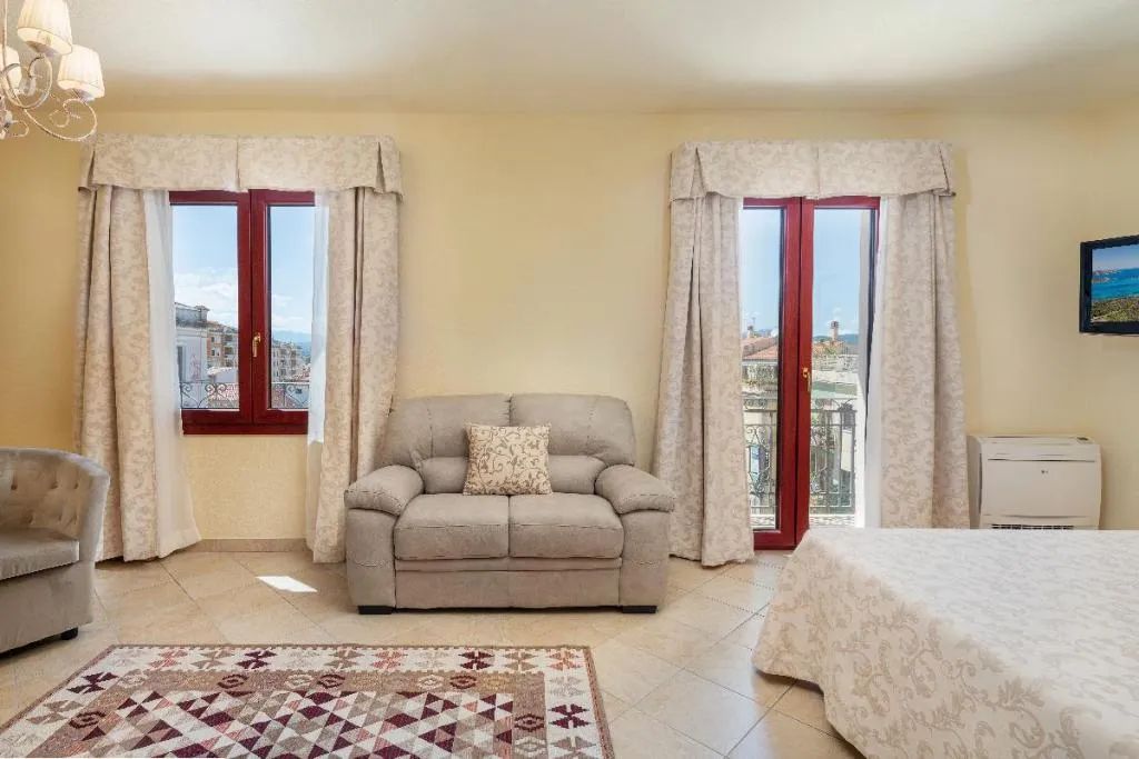 JUNIOR SUITE STANDARD Room, Hotel Regina Elena, Olbia