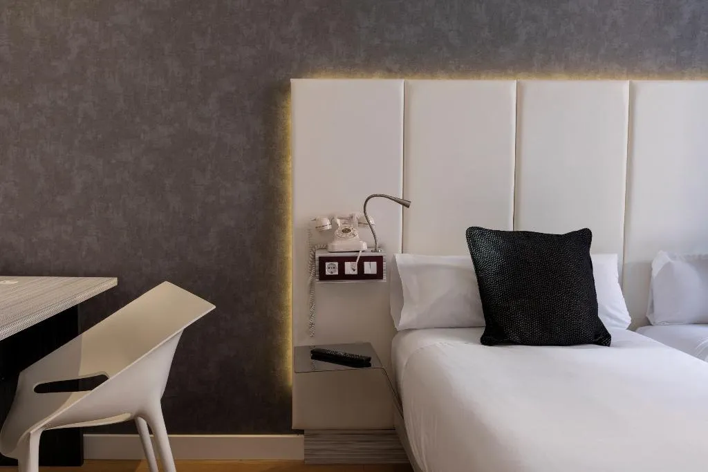 DOUBLE STANDARD Room, Petit Palace Santa Barbara, Madrid