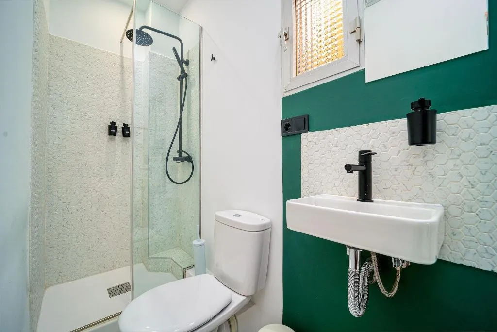 Room, Angelitomad, Madrid
