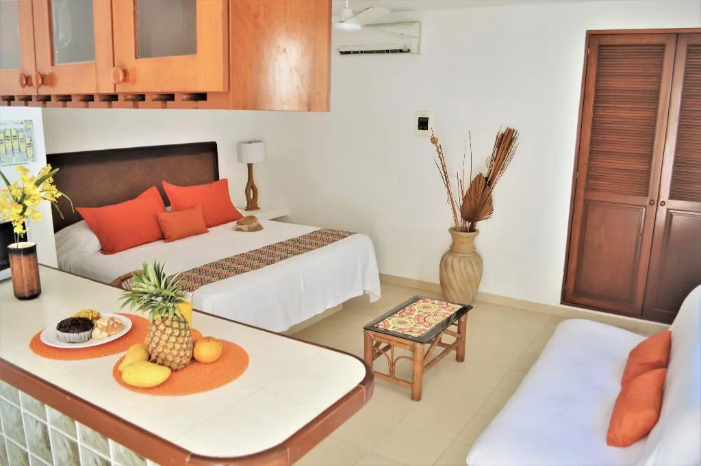 STUDIO CITY VIEW Room, Arrecifes Suites, Cancun Area