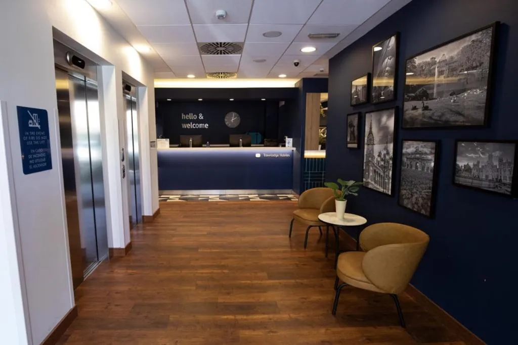 Lobby, Travelodge Madrid Metropolitano, Madrid