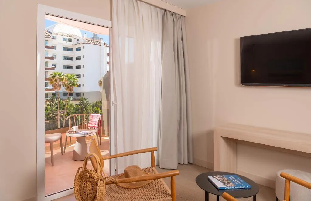 JUNIOR SUITE PREMIUM Room, AQUA Hotel The Breeze & Spa - Adults Only +18, Costa Brava