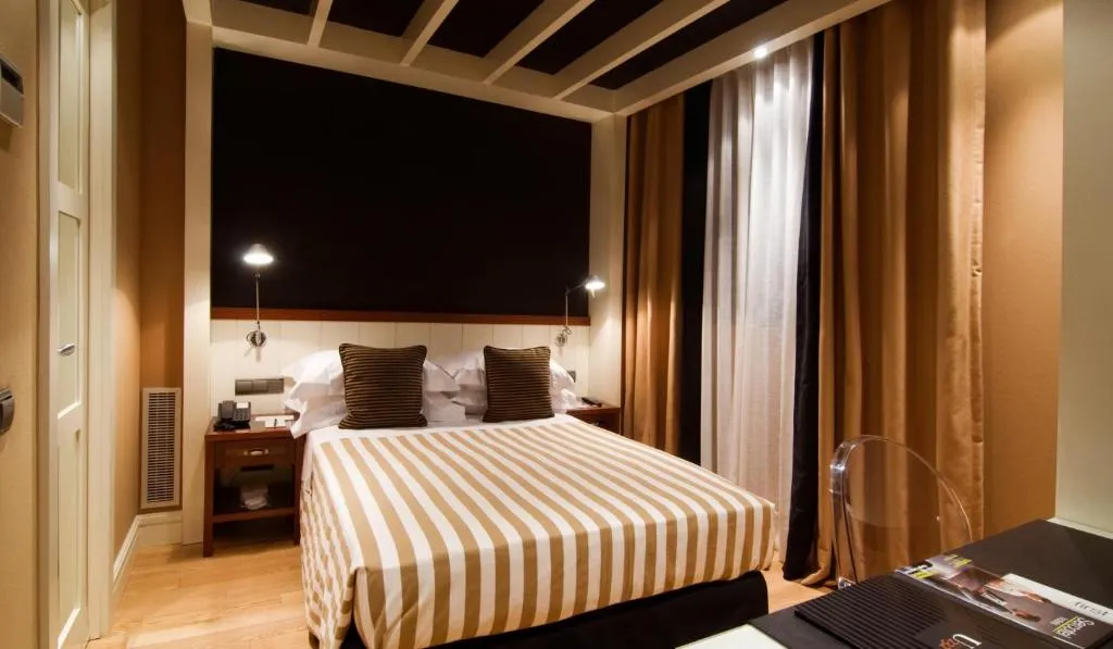 SINGLE INNER Room, U232, Barcelona