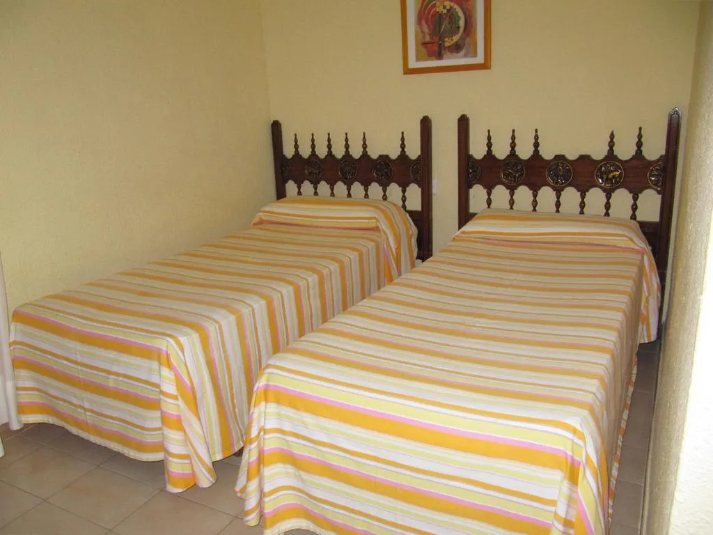 Room, Santa Rosa, Costa Dorada