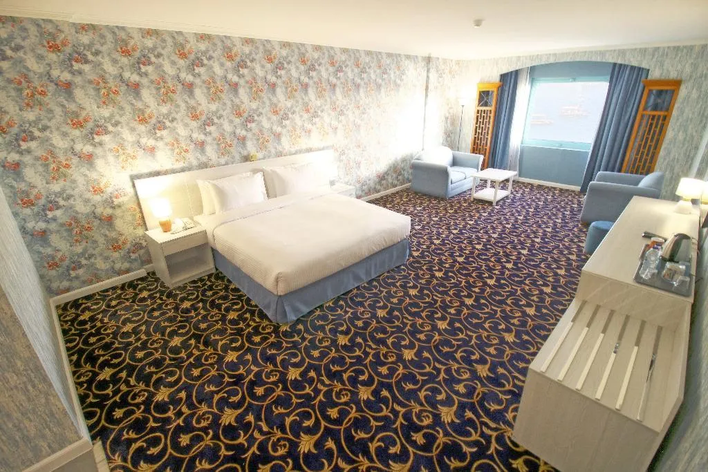 Double or Twin GRAND WITH VIEWS Room, The George Hotel by Saffron Dubai Creek, Dubai