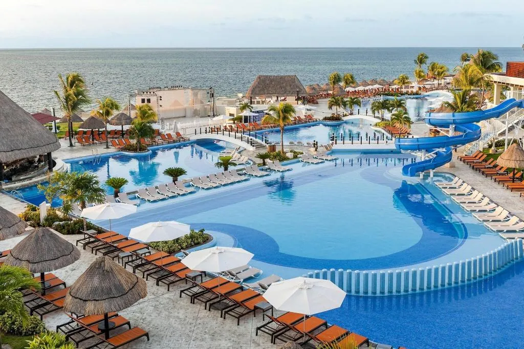 Pool, Moon Palace Nizuc  All Inclusive, Cancun Area