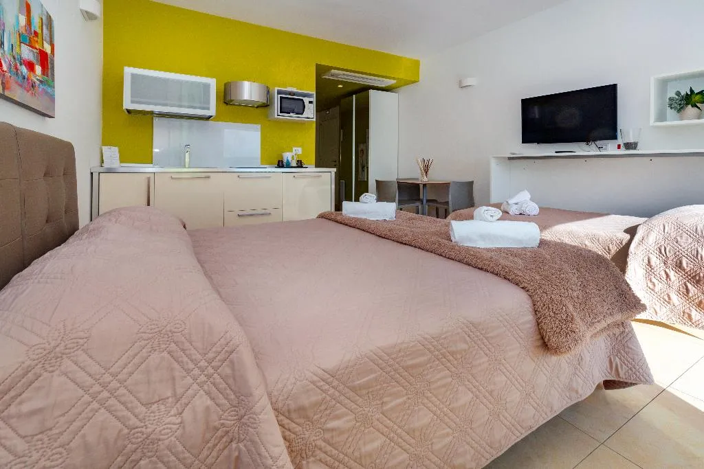 TRIPLE CLASSIC Room, Zeus Residence Hotel - ApartHotel, Catania