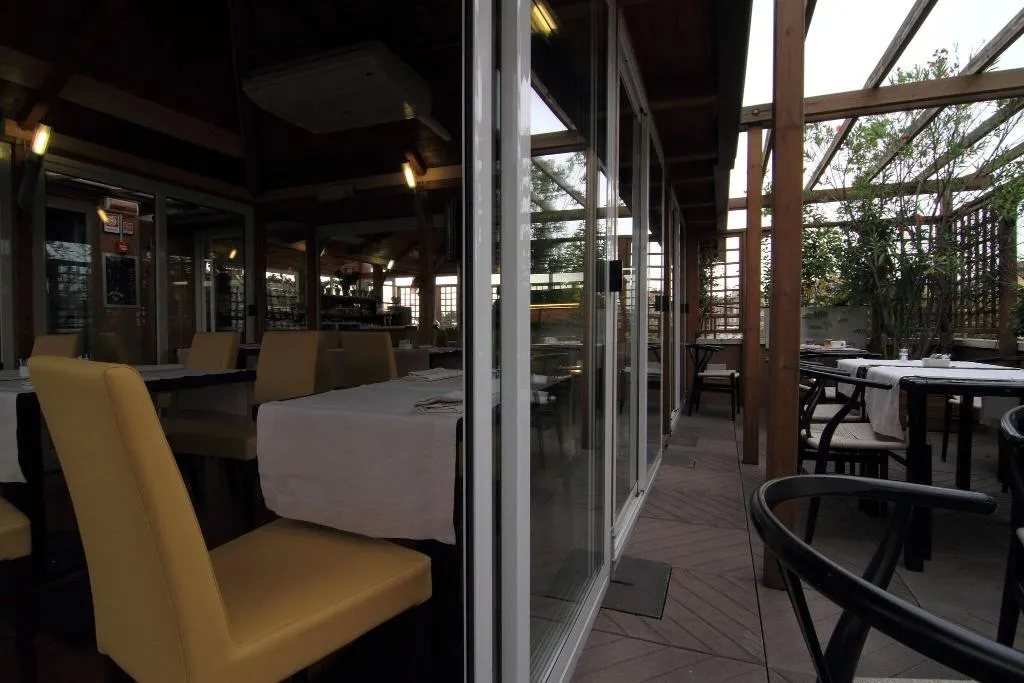 Restaurant, Metro, Milan