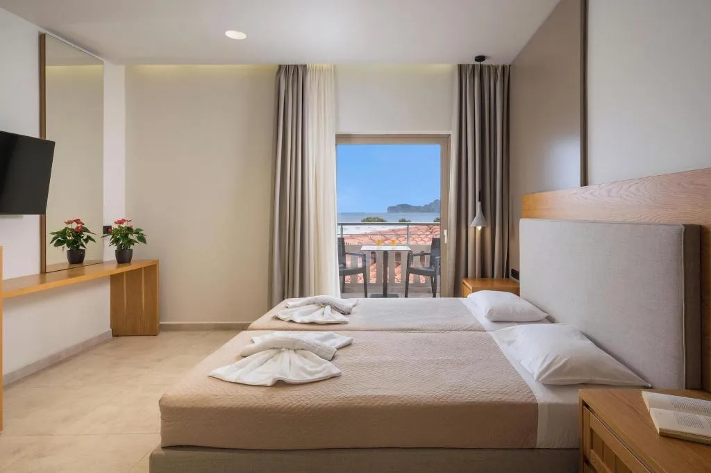 Room, Petritos Rooms And Studios, Crete