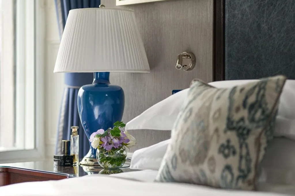 DOUBLE PREMIUM KING BED Room, The Shelbourne, Autograph Collection, Dublin