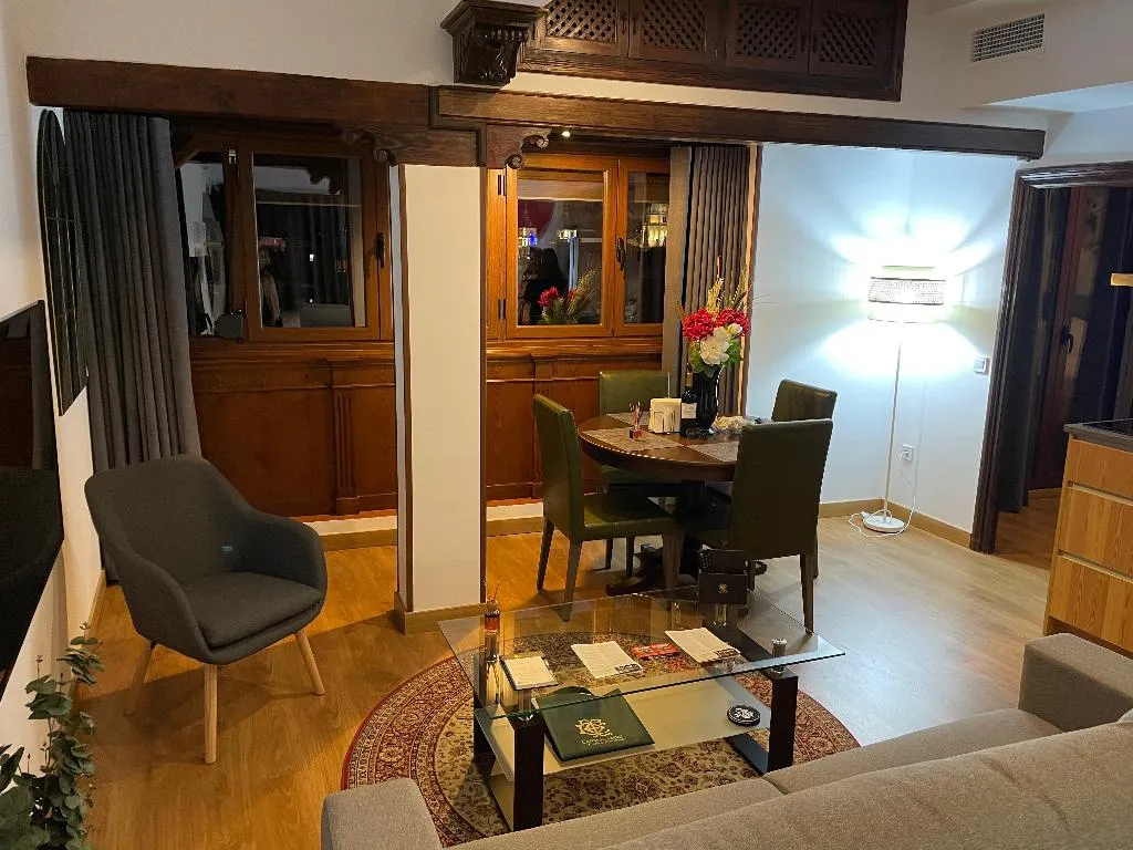 APARTMENT DELUXE GARDEN VIEW Room, Cason De Los Lopez Apartments, Madrid