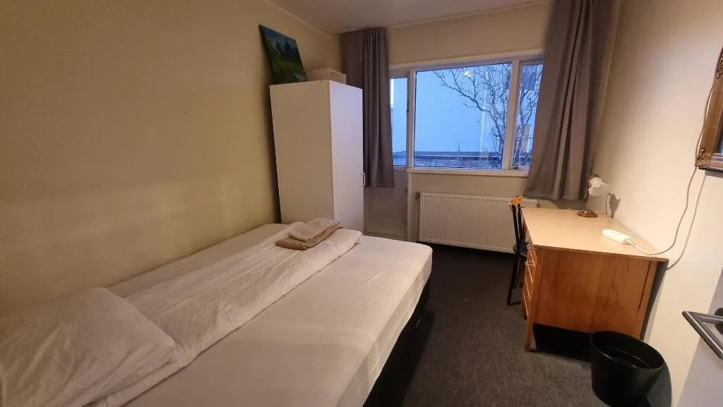 Room, Igdlo Guesthouse, Reykjavik