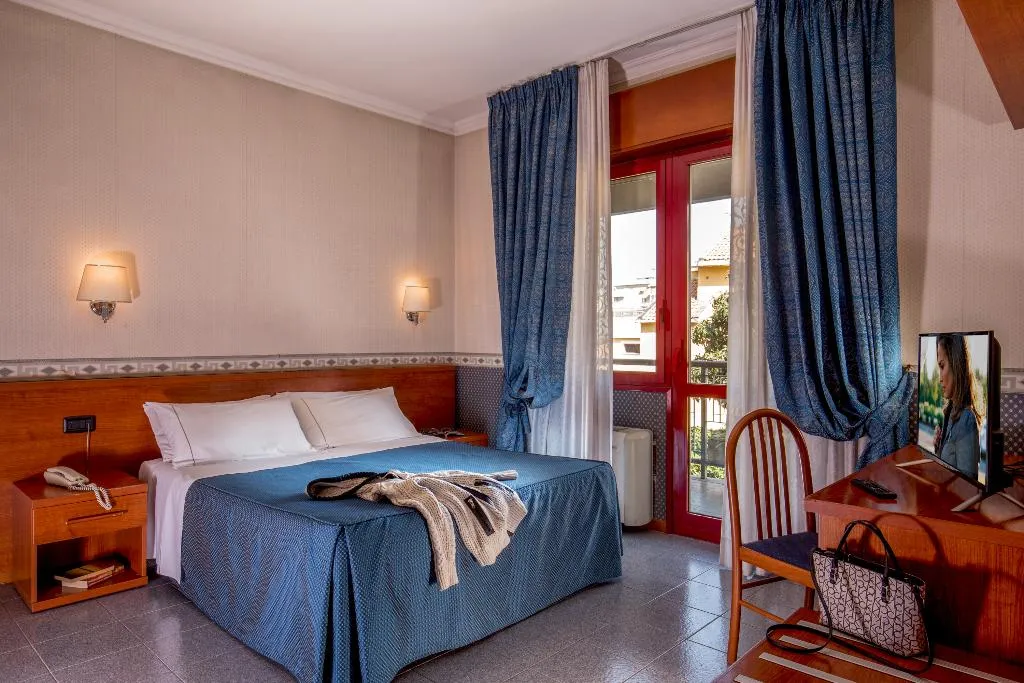 DOUBLE STANDARD Room, Jonico, Rome