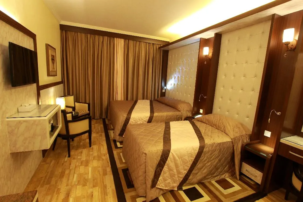 DOUBLE WITH BALCONY Room, Al Khaleej Grand, Dubai