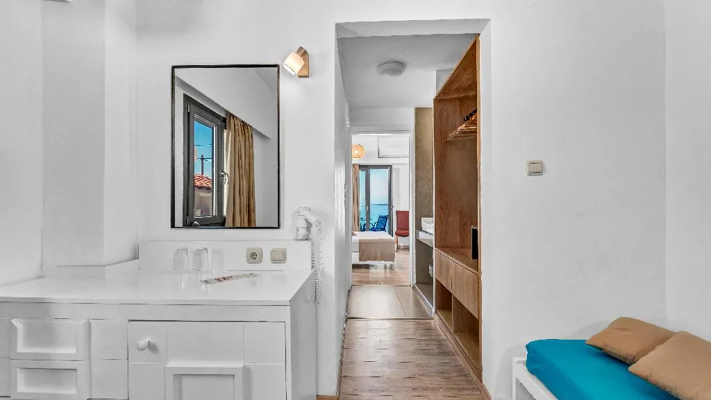 FAMILY ROOM SEA VIEW ONE BEDROOM Room, Sunset Beach Hotel, Crete