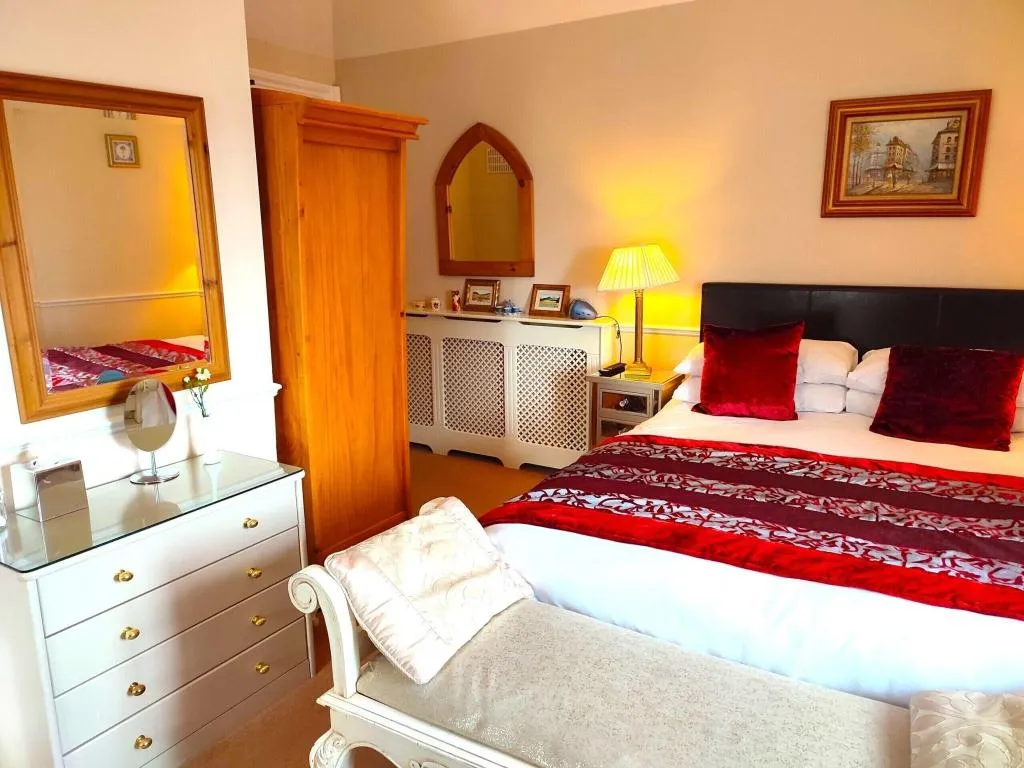 Room, Robin Hill House, Cork