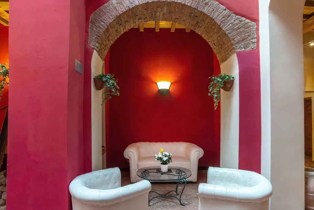 Lobby, Porta Faenza, Florence