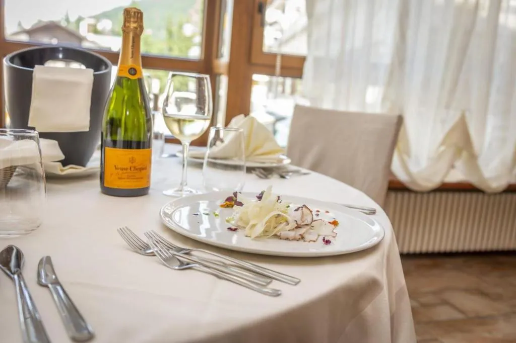 Restaurant, Hotel Relais des Alpes, Milan