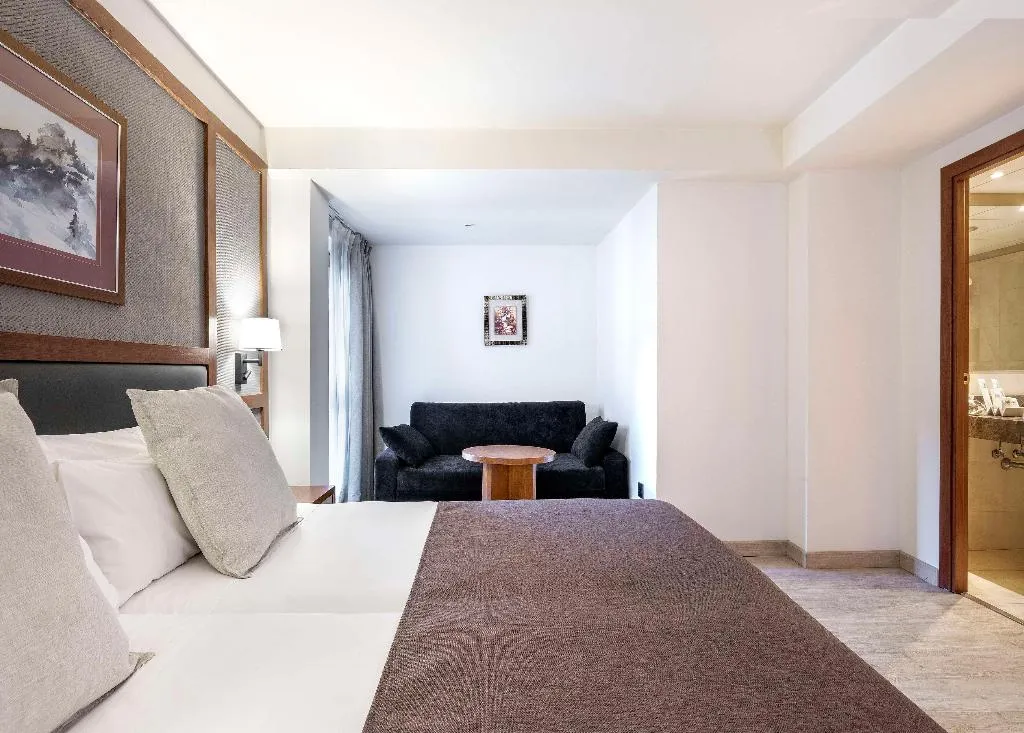 TRIPLE STANDARD Room, Vielha Val d’Arán Affiliated by Melia, Costa Brava