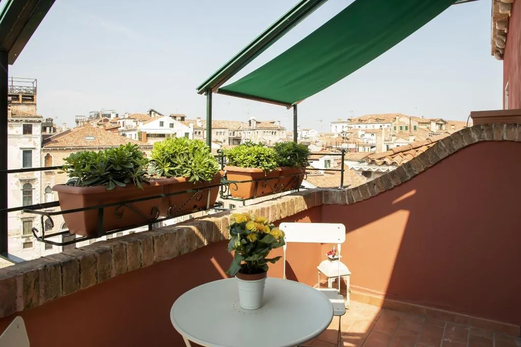 APARTMENT STANDARD Room, Palazzo Paruta, Venice