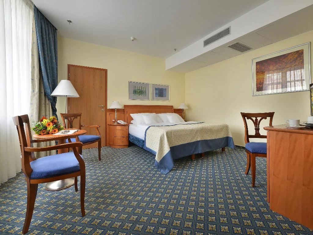 APARTMENT EXECUTIVE Room, Ramada Prague City Centre, Prague