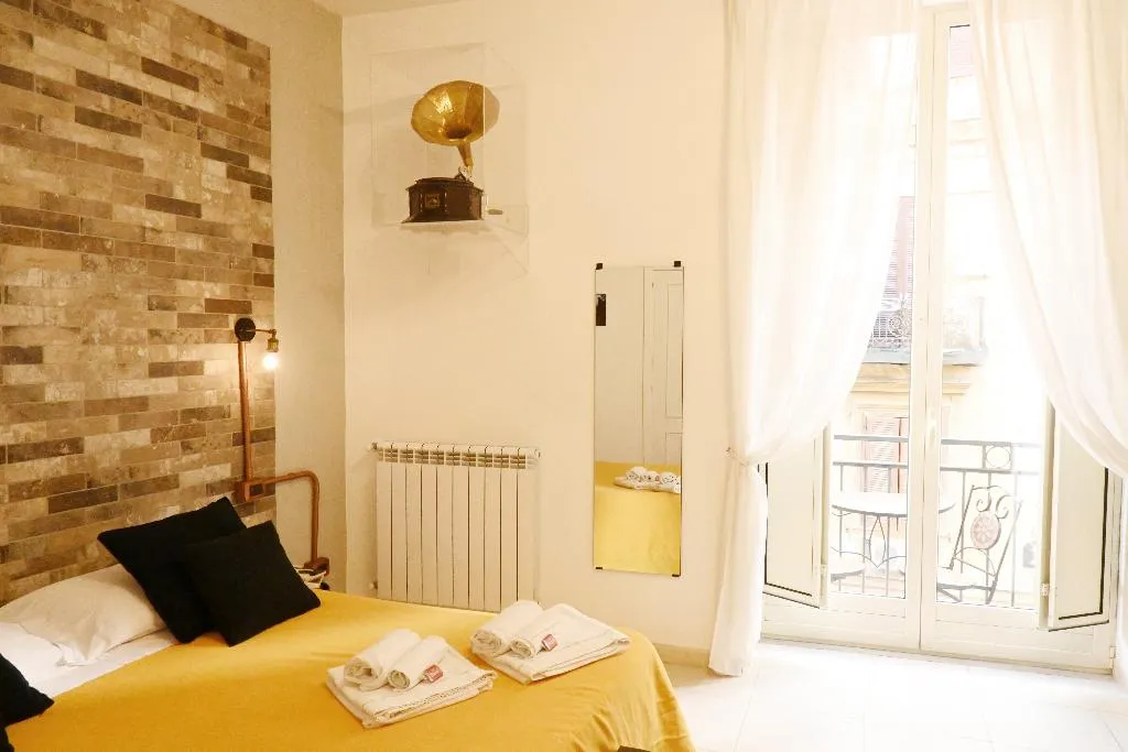 DOUBLE CLASSIC KING BED Room, Napoli Cityscape, Naples