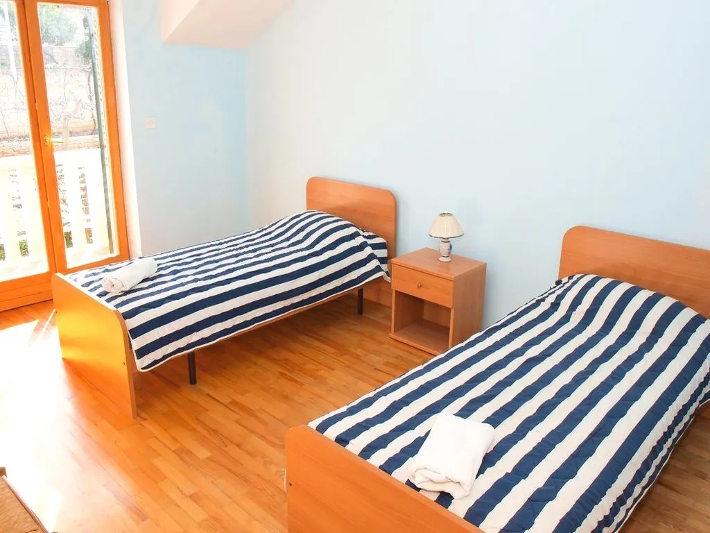 APARTMENT TWO BEDROOMS Room, Santic, Split