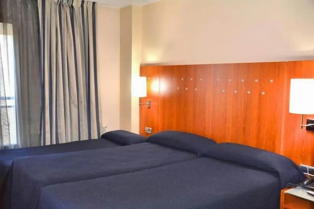 Room, J. Balmes, Costa Brava