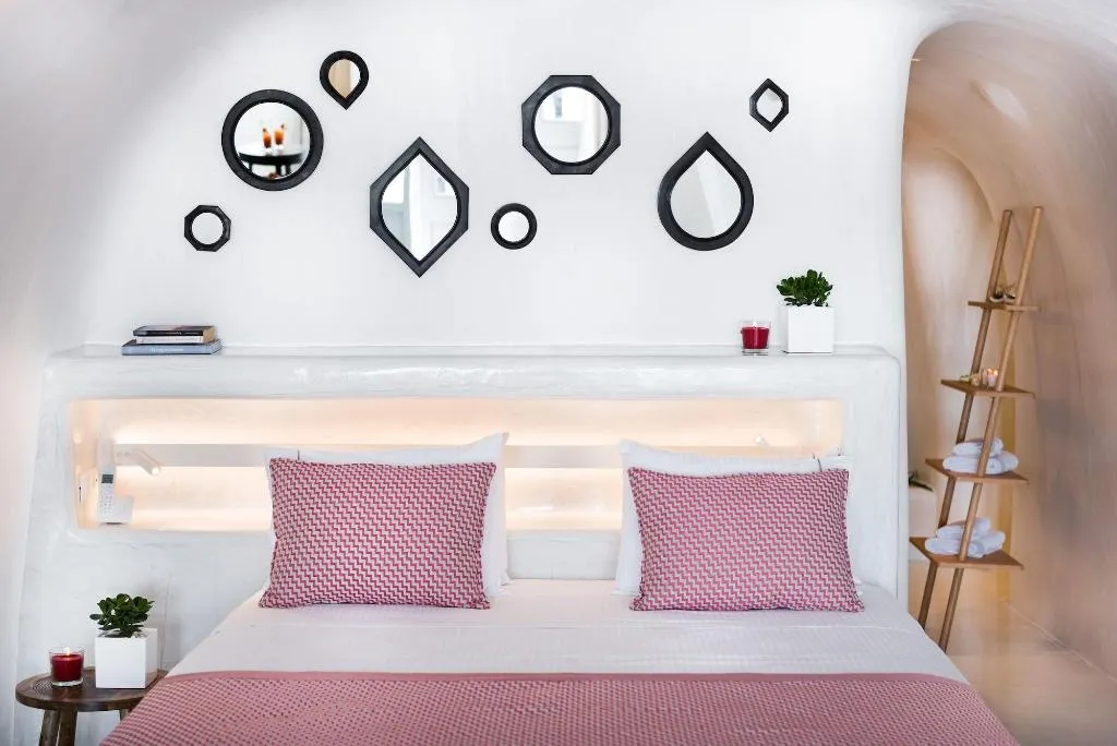 Room, Maregio Suites, Santorini