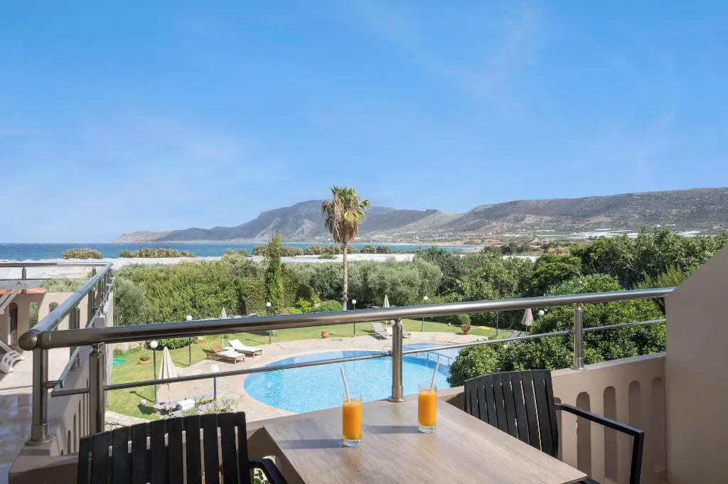 Room, Petritos Rooms And Studios, Crete