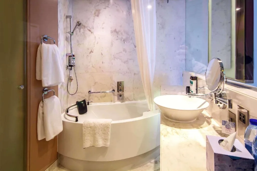 Room STANDARD Room, Media One, Dubai