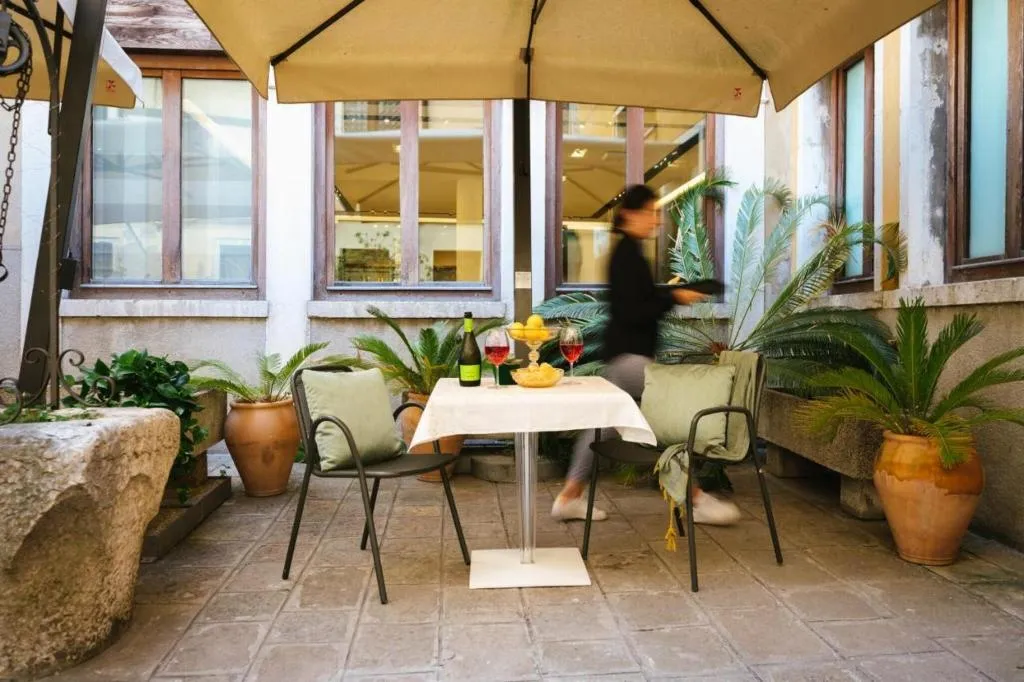 Terrace, Do Pozzi, Venice