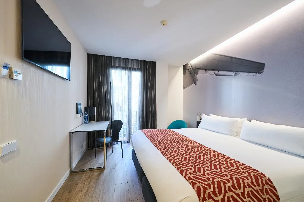 Double or Twin WITH BALCONY Room, Catalonia Avinyo, Barcelona