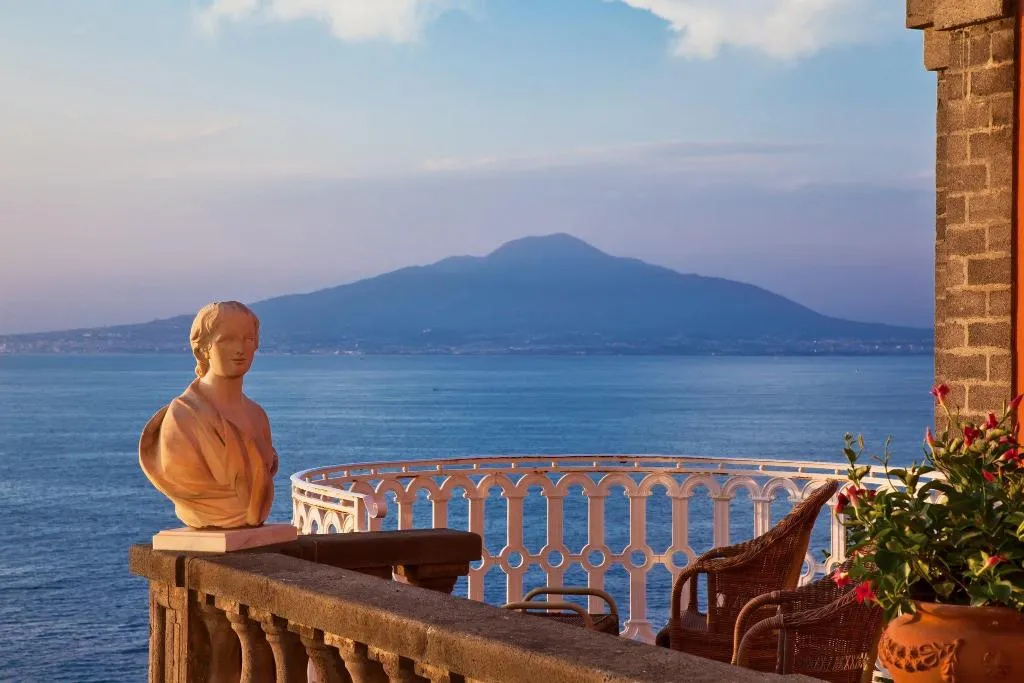 Terrace, Grand Hotel Excelsior Vittoria Spa, Naples