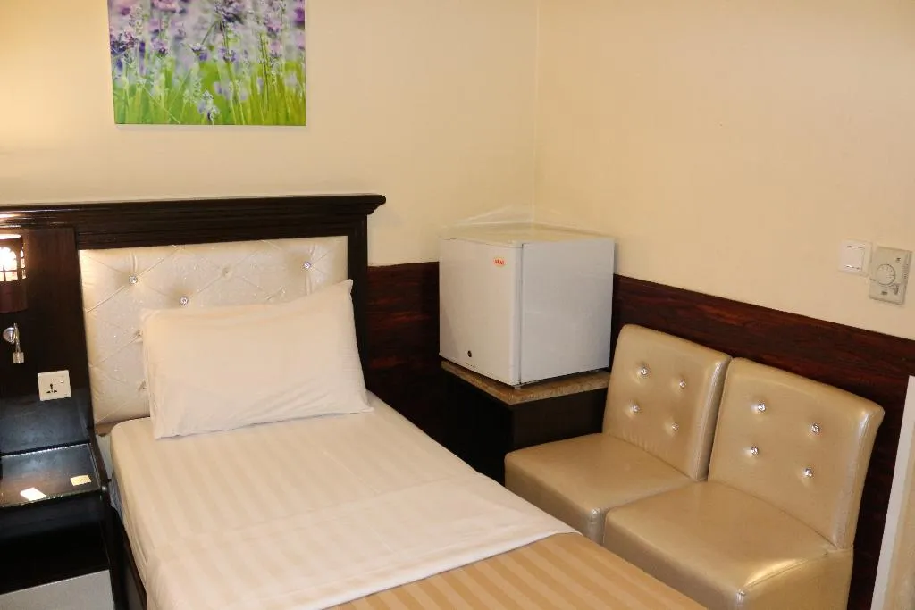 TRIPLE STANDARD Room, Mariana Hotel, Dubai