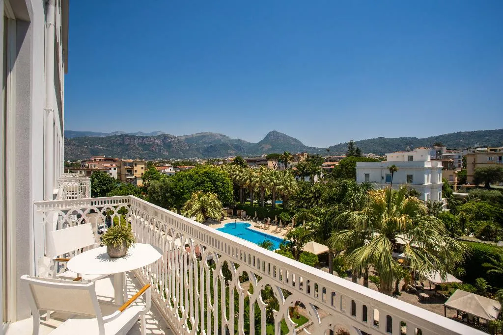 JUNIOR SUITE SIDE SEA VIEW WITH BALCONY Room, Hotel Mediterraneo Sorrento, Naples