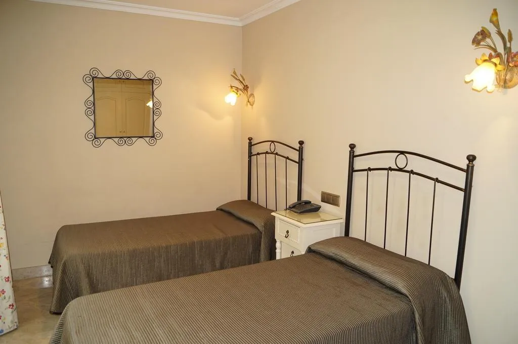 Room, Caballero Errante, Madrid