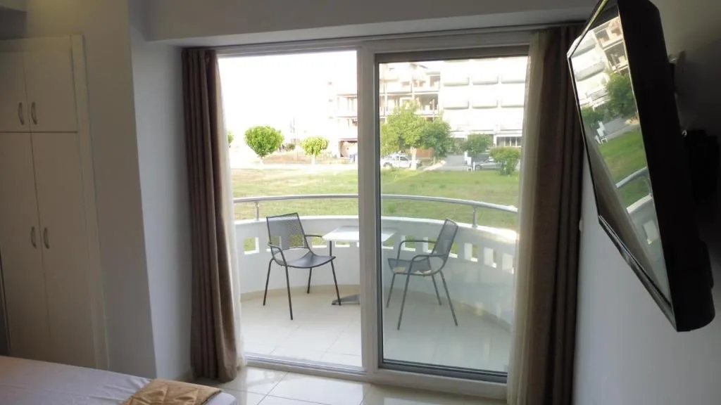 DOUBLE ONE BED Room, Klio Apartments And Studios, Thessaloniki