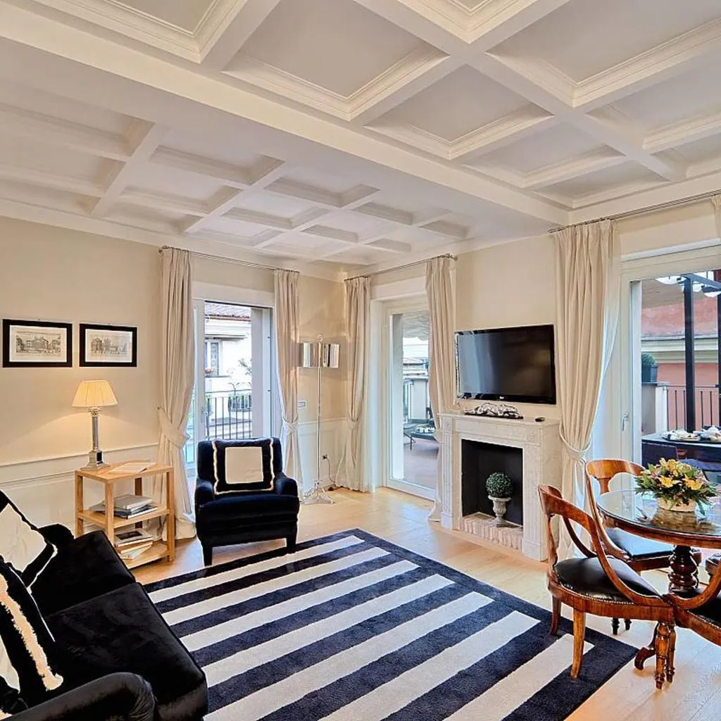 SUITE WITH JACUZZI Room, Trevi Palace Luxury Inn, Rome