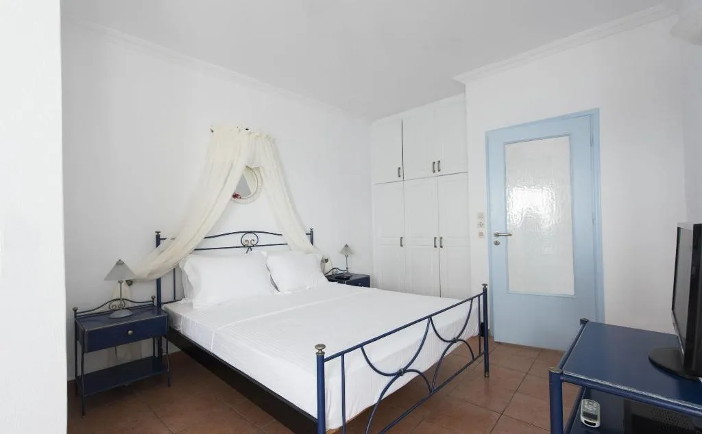 Room, Kastro Suites, Santorini