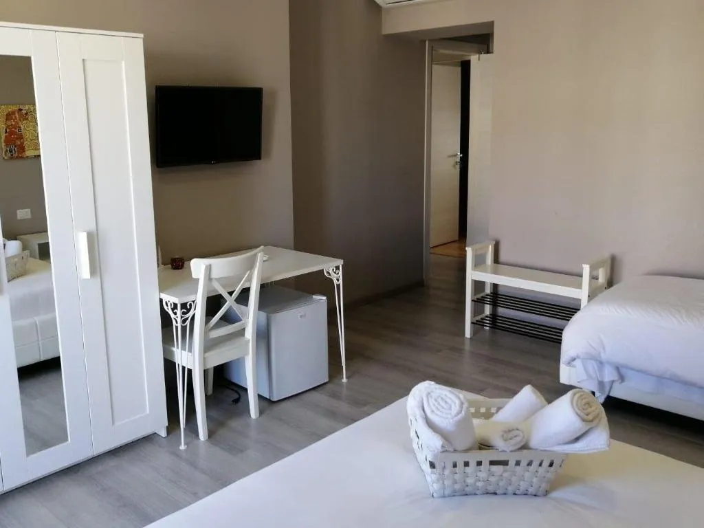 Room, B&B Madonna della Via, Catania