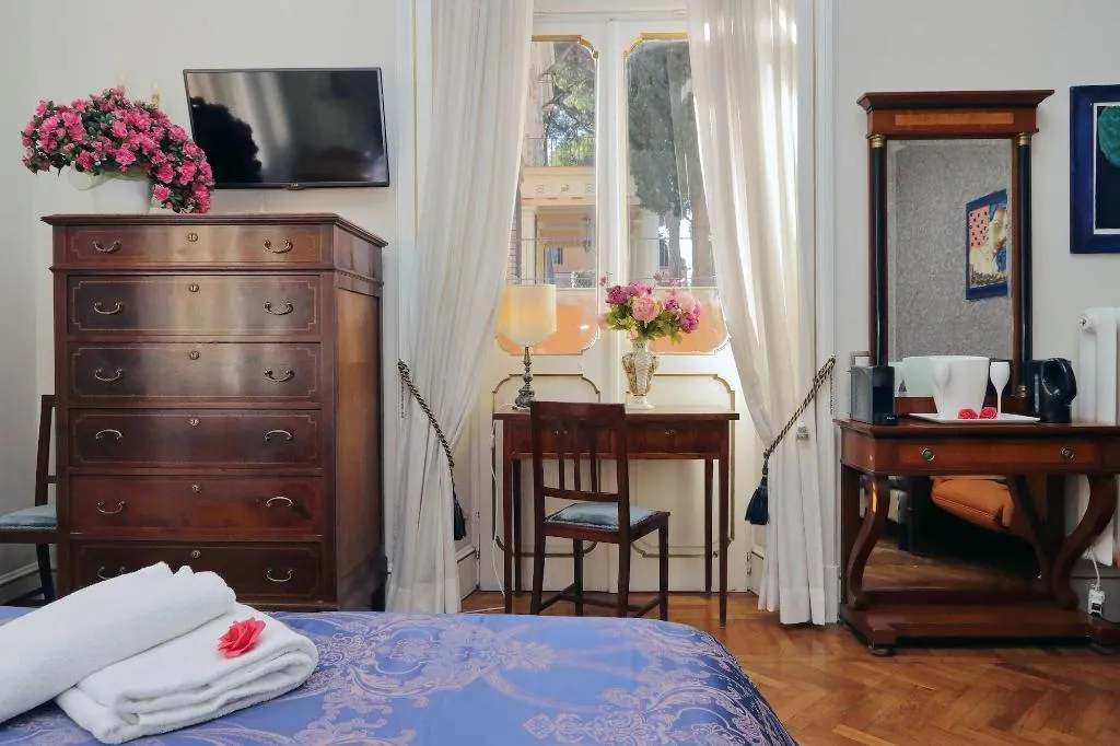 Room, Domus Monamì Luxury Suites, Rome