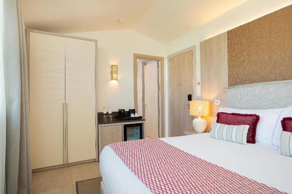 DOUBLE SUPERIOR KING BED Room, Mangia's Santa Teresa Sardinia, Curio Collection, Olbia