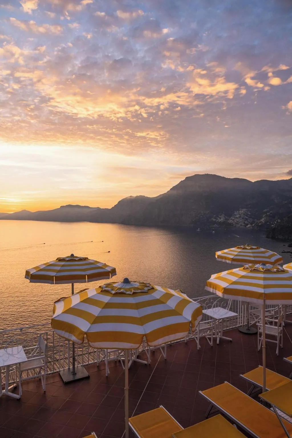 General view, Tramonto D'oro, Naples